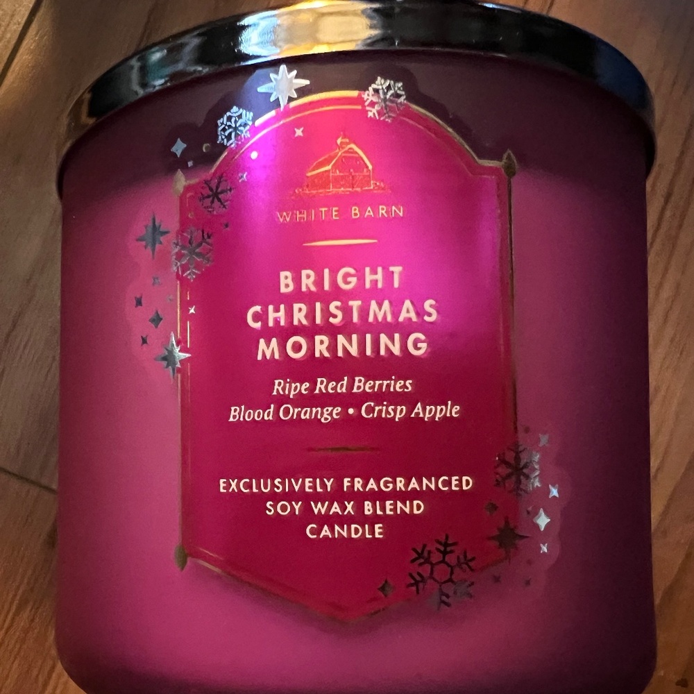 Bath & Body Works*Bright Christmas Morning*Red Berries Apple 3 Wick Candle::NEW
